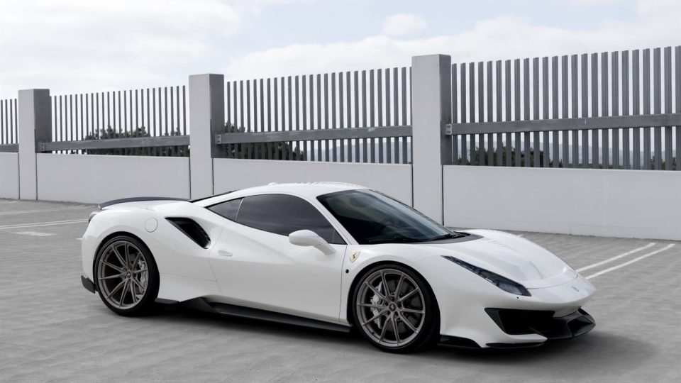 Ferrari 488 Pista | Bianco Avus | on HRE P104SC | Satin White Gold