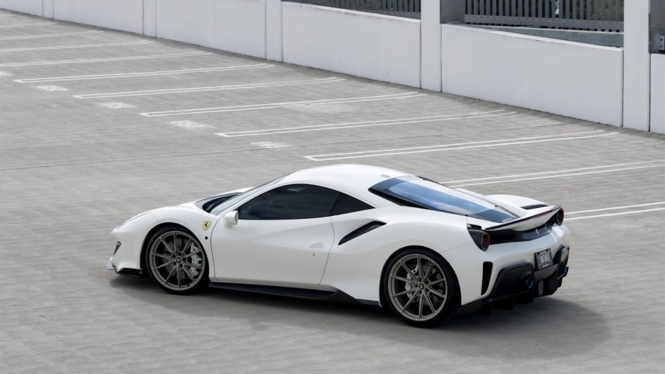 Ferrari 488 Pista | Bianco Avus | on HRE P104SC | Satin White Gold