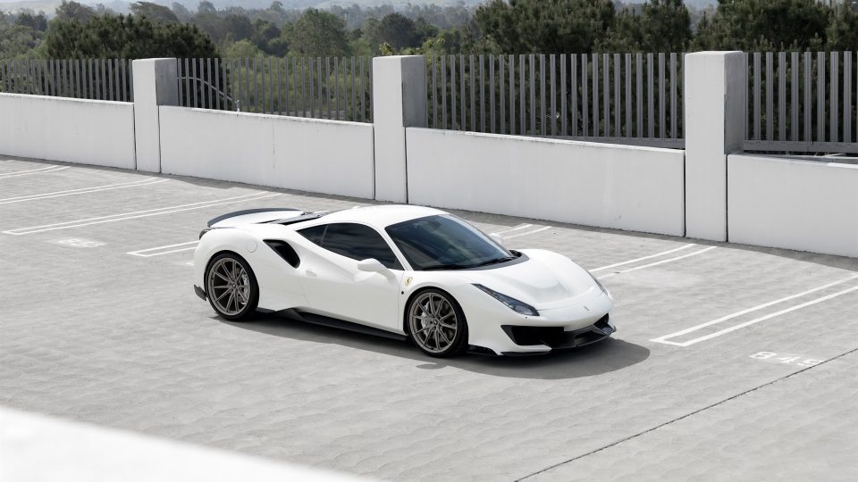Ferrari 488 Pista | Bianco Avus | on HRE P104SC | Satin White Gold