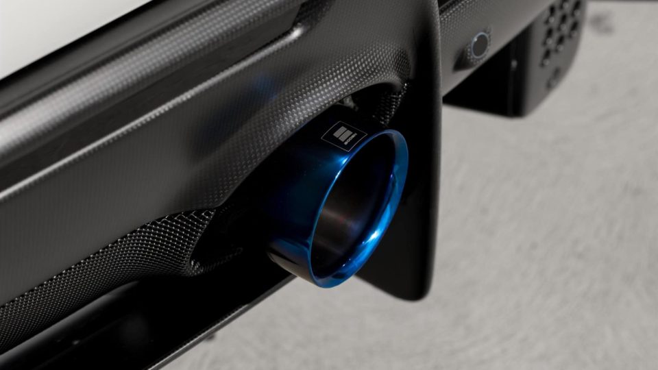 Ferrari 488 Pista | Bianco Avus | on HRE P104SC | Satin White Gold