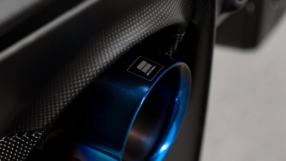 Ferrari 488 Pista | Bianco Avus | on HRE P104SC | Satin White Gold