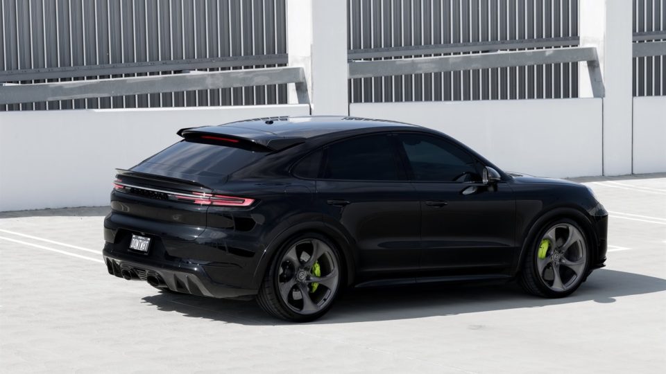 Porsche Cayenne on HRE 522M