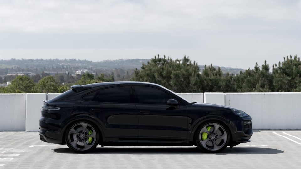 Porsche Cayenne on HRE 522M