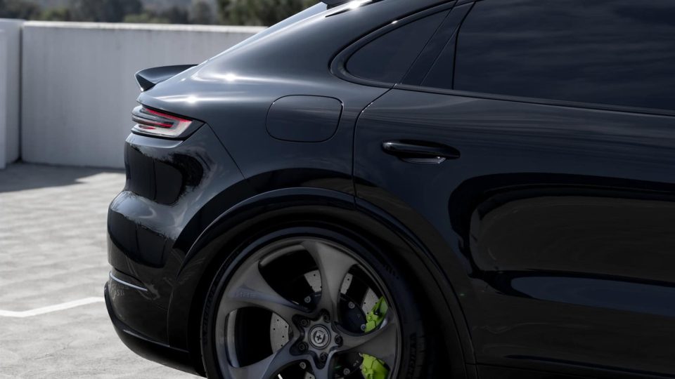 Porsche Cayenne on HRE 522M
