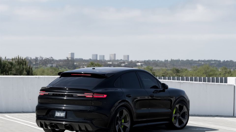 Porsche Cayenne on HRE 522M