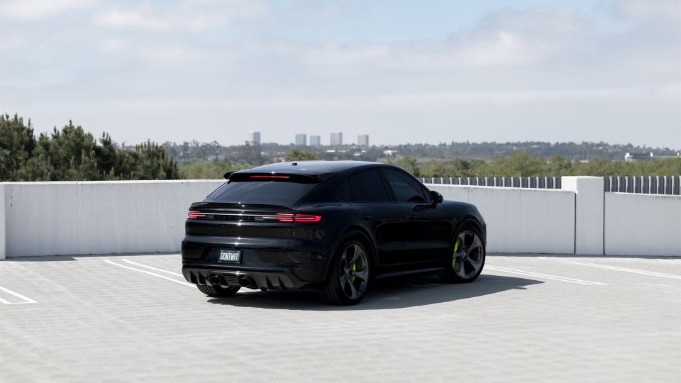 Porsche Cayenne on HRE 522M