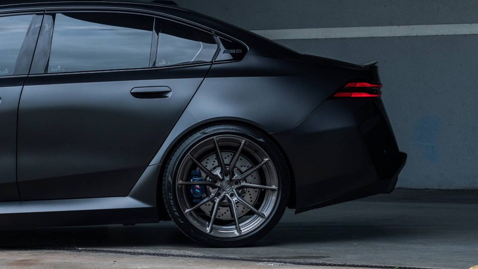 BMW G90 M5 – AN22 SeriesTWO