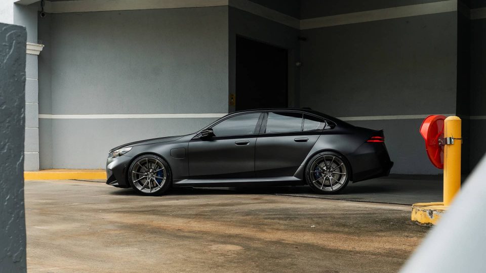 BMW G90 M5 – AN22 SeriesTWO