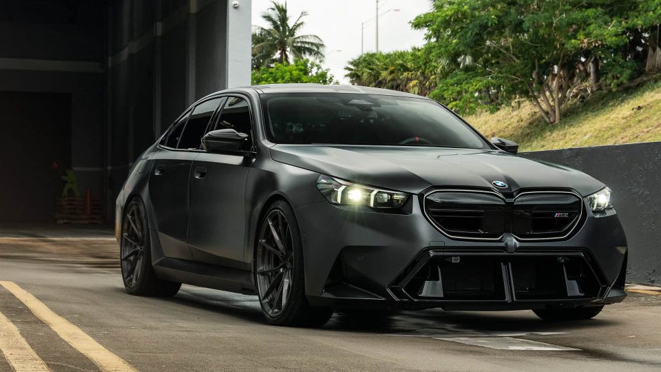 BMW G90 M5 – AN22 SeriesTWO
