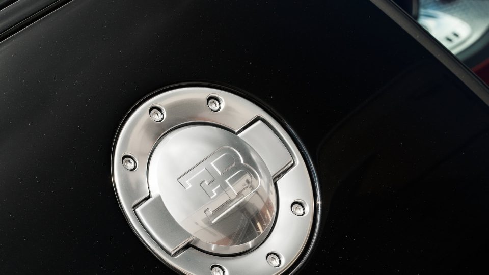 Bugatti Veyron | on ANRKY XR-105 | Mirror Polished Smoked