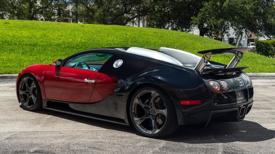 Bugatti Veyron | on ANRKY XR-105 | Mirror Polished Smoked