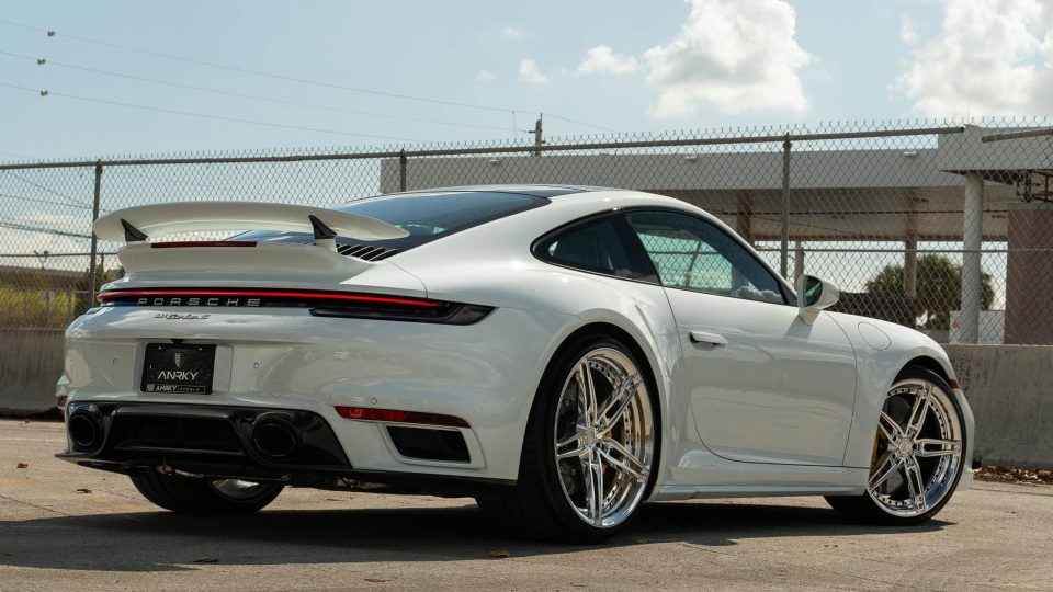 Porsche 992 Turbo – AN27 SeriesTWO