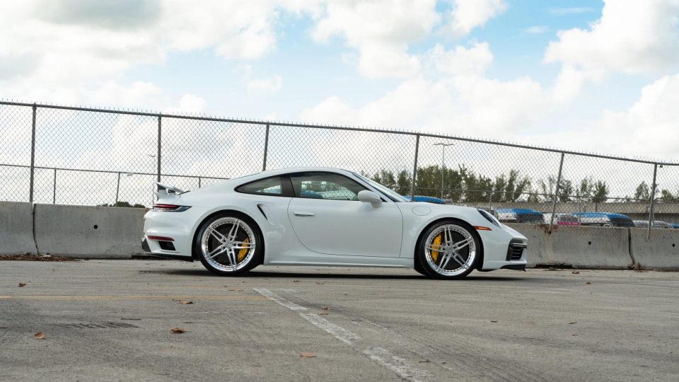 Porsche 992 Turbo – AN27 SeriesTWO