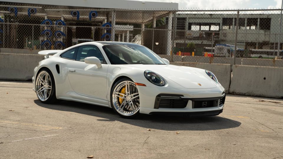 Porsche 992 Turbo – AN27 SeriesTWO