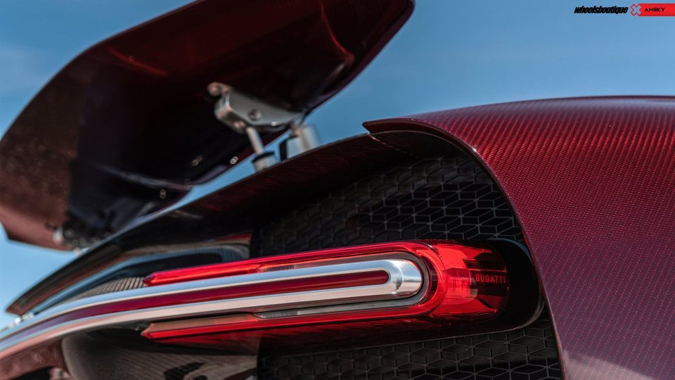 Bugatti Chiron | on ANRKY AN11 | Two-tone: Brushed Face with Polished Clear Windows