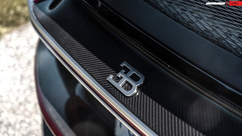 Bugatti Chiron | on ANRKY AN11 | Two-tone: Brushed Face with Polished Clear Windows