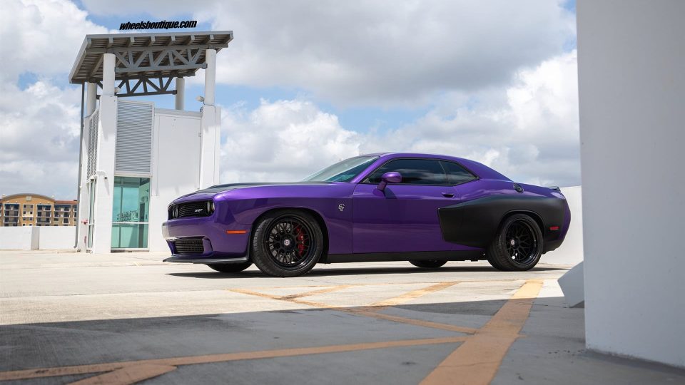HRE Classic 300 | Dodge Challenger Hellcat (Widebody)