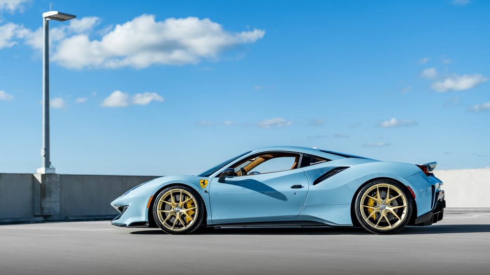 Ferrari 488 Pista | Azurro La Plata | HRE P101 | Frozen Brushed Gold