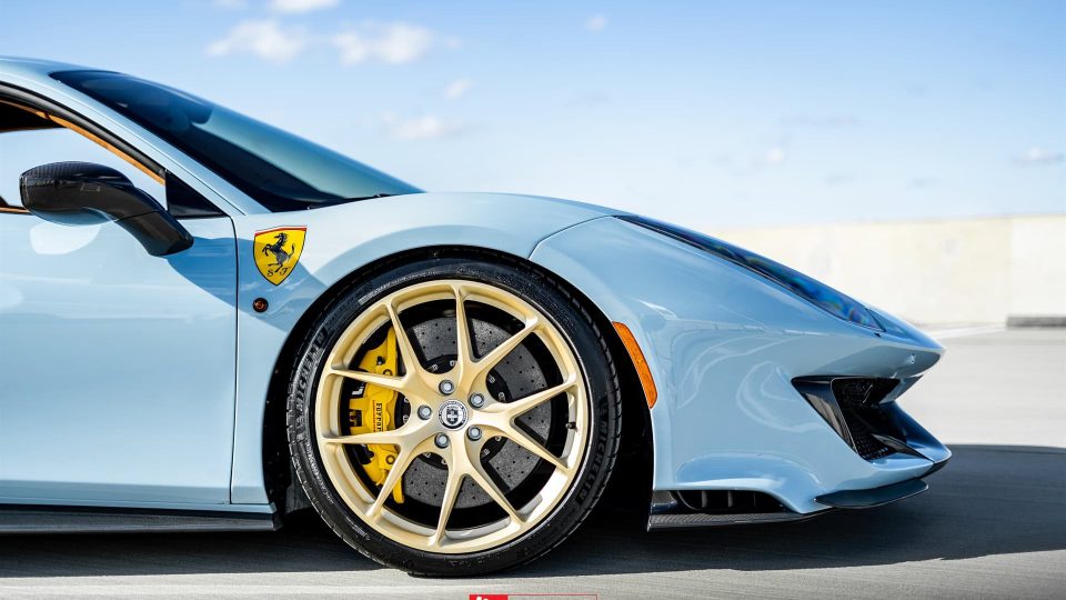 Ferrari 488 Pista | Azurro La Plata | HRE P101 | Frozen Brushed Gold