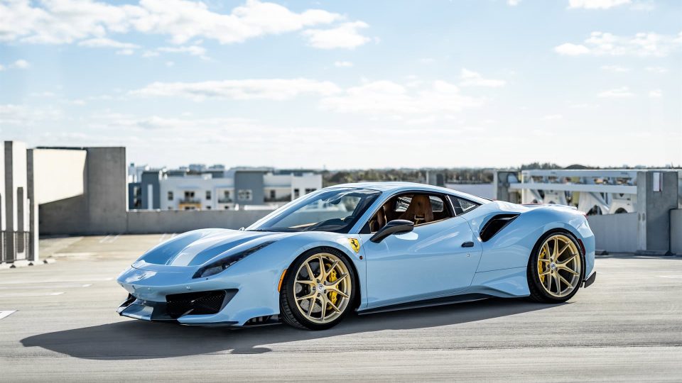 Ferrari 488 Pista | Azurro La Plata | HRE P101 | Frozen Brushed Gold