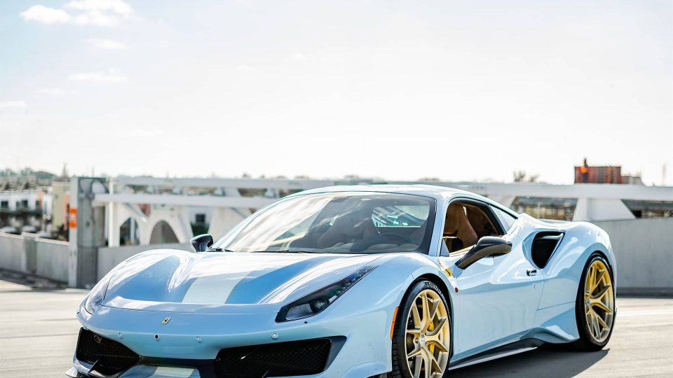 Ferrari 488 Pista | Azurro La Plata | HRE P101 | Frozen Brushed Gold