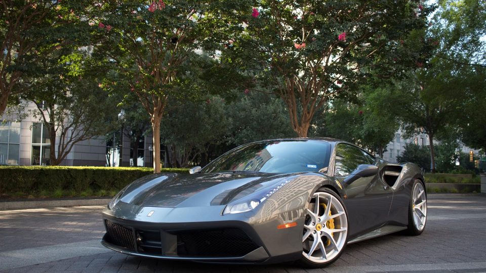 Ferrari 488 GTB | Grigio Silverstone | on HRE P101 | Brushed Clear