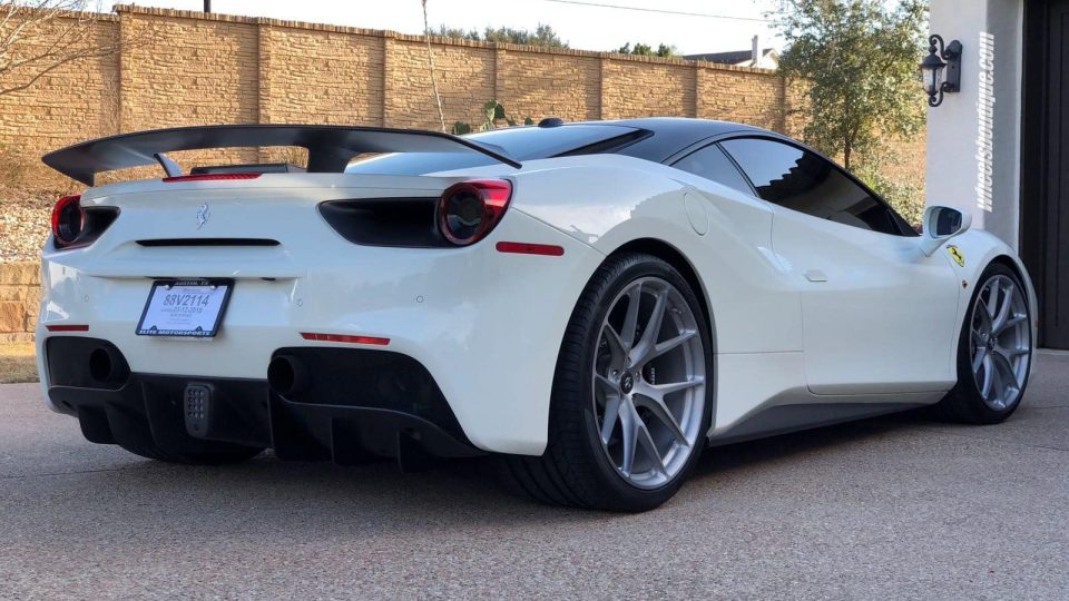 Ferrari 488 | Bianco Avus | on HRE P101 | Frozen Polished Clear