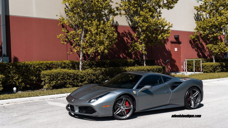Ferrari 488 GTB | Grigio Silverstone | on HRE P107SC | Brushed Dark Clear