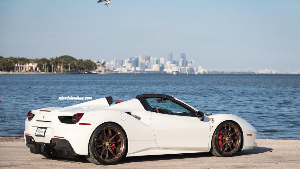 Ferrari 488 Spyder | Bianco Avus | on HRE P201 | Polished Bronze