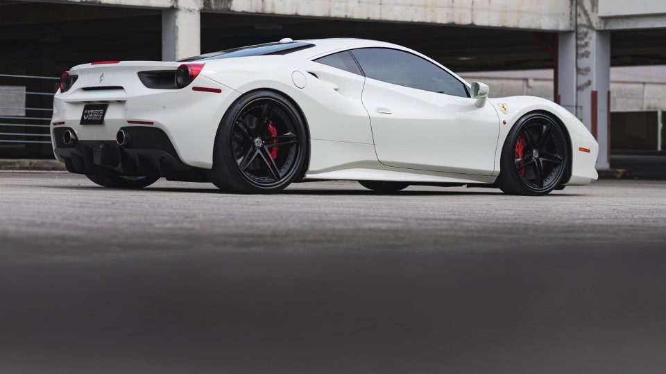 Ferrari 488 | Bianco Avus | on HRE S207 | Satin Black