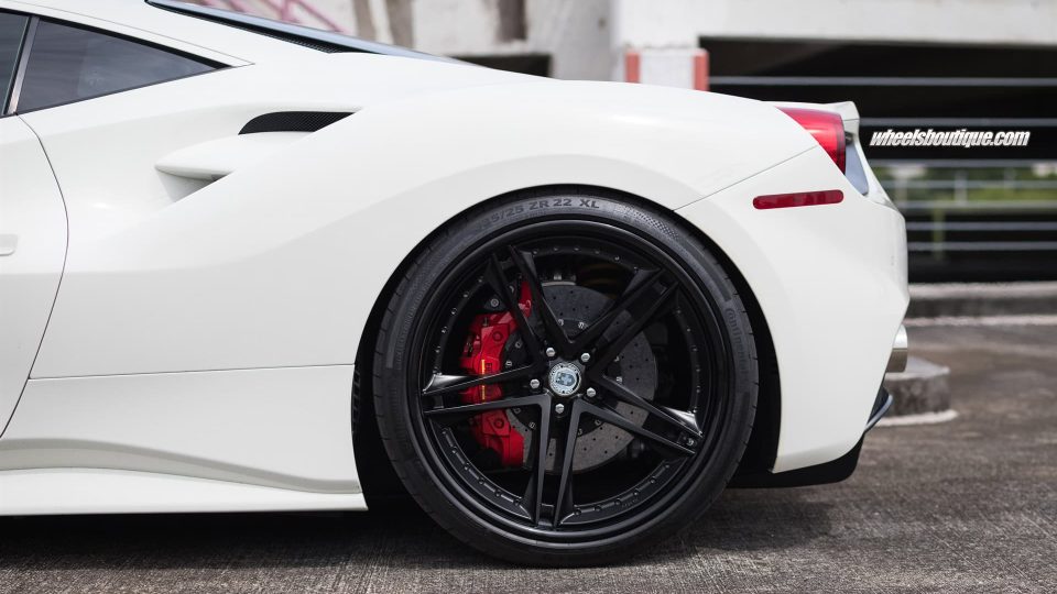 Ferrari 488 | Bianco Avus | on HRE S207 | Satin Black
