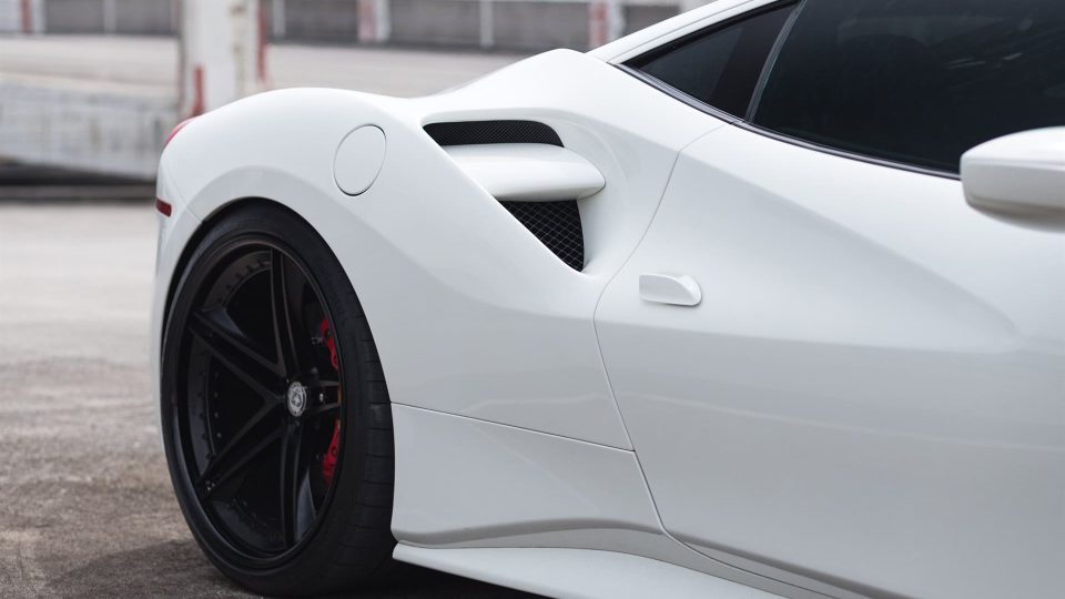 Ferrari 488 | Bianco Avus | on HRE S207 | Satin Black