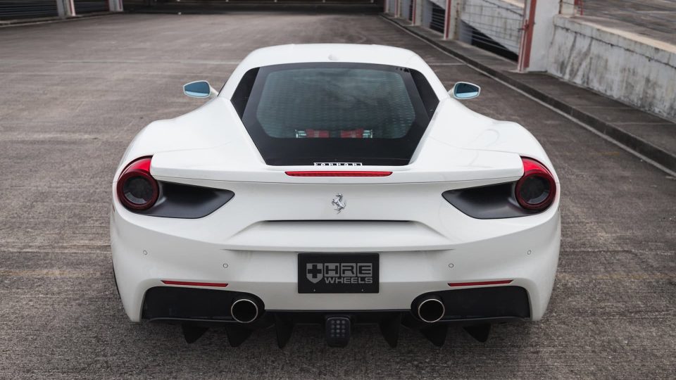 Ferrari 488 | Bianco Avus | on HRE S207 | Satin Black