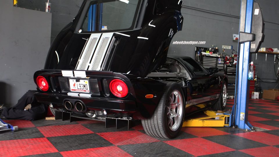 Ford GT stops by WB