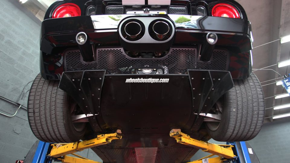 Ford GT stops by WB