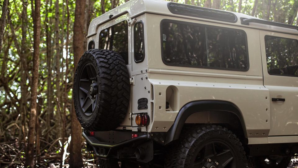 Land Rover Defender – Kahn Design WideBody