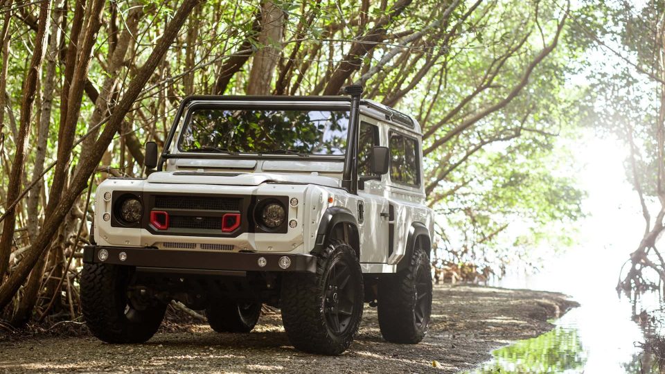 Land Rover Defender – Kahn Design WideBody