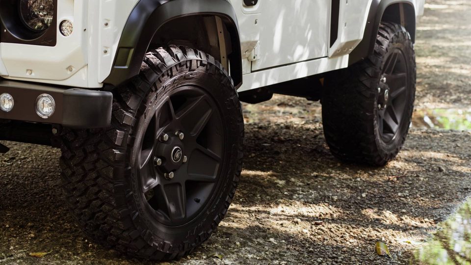 Land Rover Defender – Kahn Design WideBody
