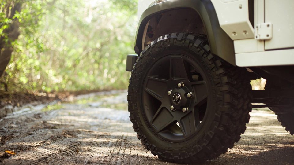 Land Rover Defender – Kahn Design WideBody