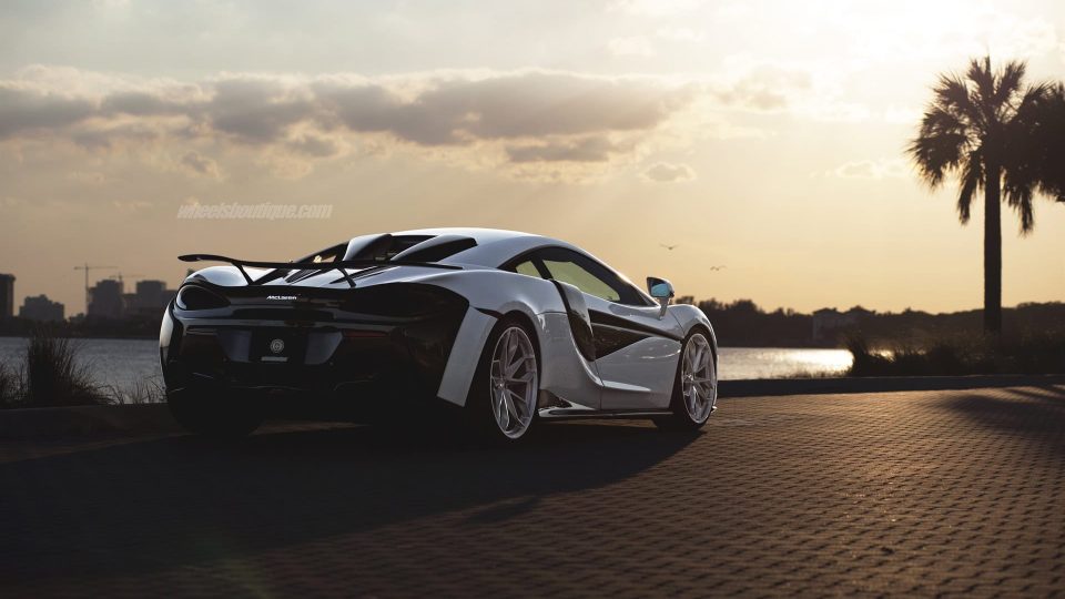 HRE P201 w/ Novitec Full Carbon Aero Kit | Mclaren 570S