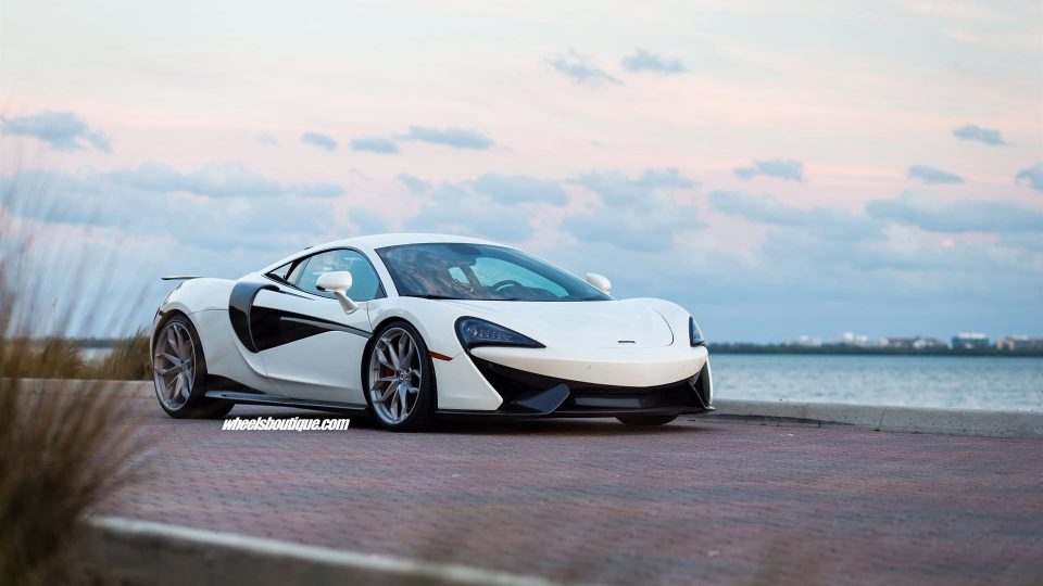 HRE P201 w/ Novitec Full Carbon Aero Kit | Mclaren 570S