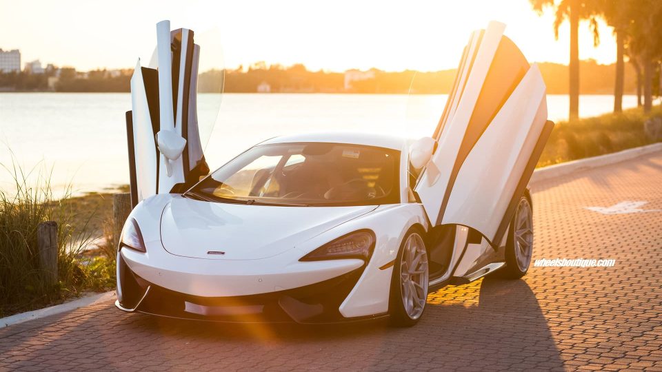 HRE P201 w/ Novitec Full Carbon Aero Kit | Mclaren 570S
