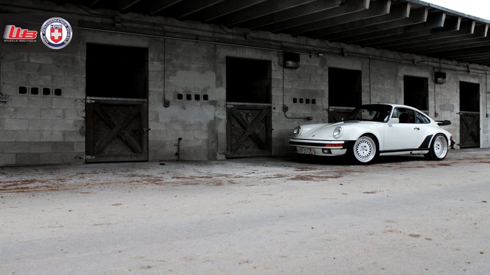 PORSCHE 930 TURBO ON HRE 501