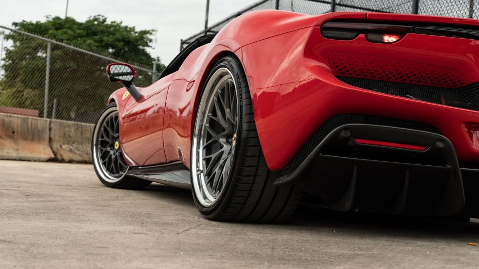 Ferrari 296 GTS | Rosso Corsa | on HRE 520 FMR Classic | Gloss Charcoal