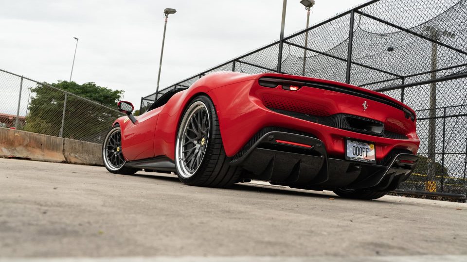 Ferrari 296 GTS | Rosso Corsa | on HRE 520 FMR Classic | Gloss Charcoal