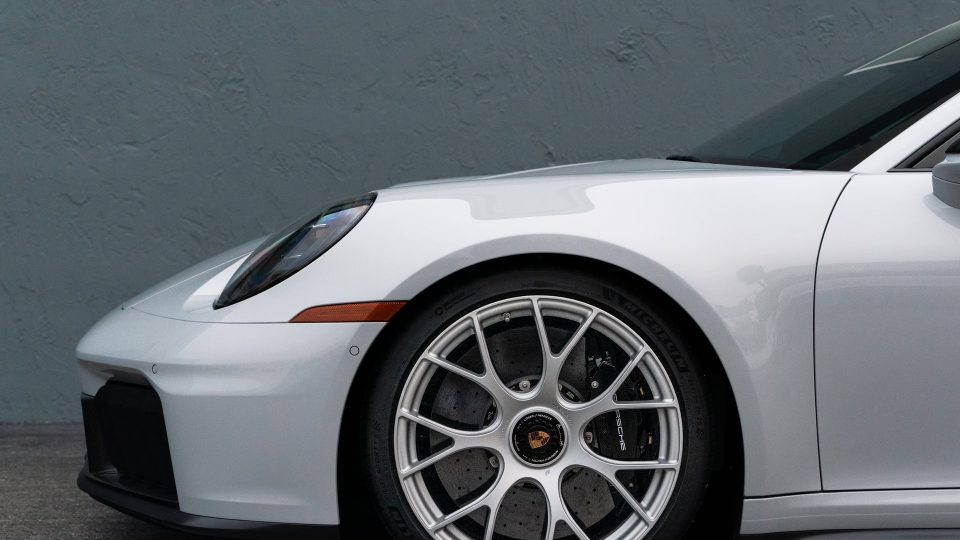 Porsche 992.2 GTS | Carerra White | on iPE 520M Magnesium Wheels | Satin Silver