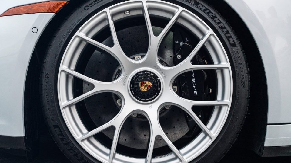 Porsche 992.2 GTS | Carerra White | on iPE 520M Magnesium Wheels | Satin Silver