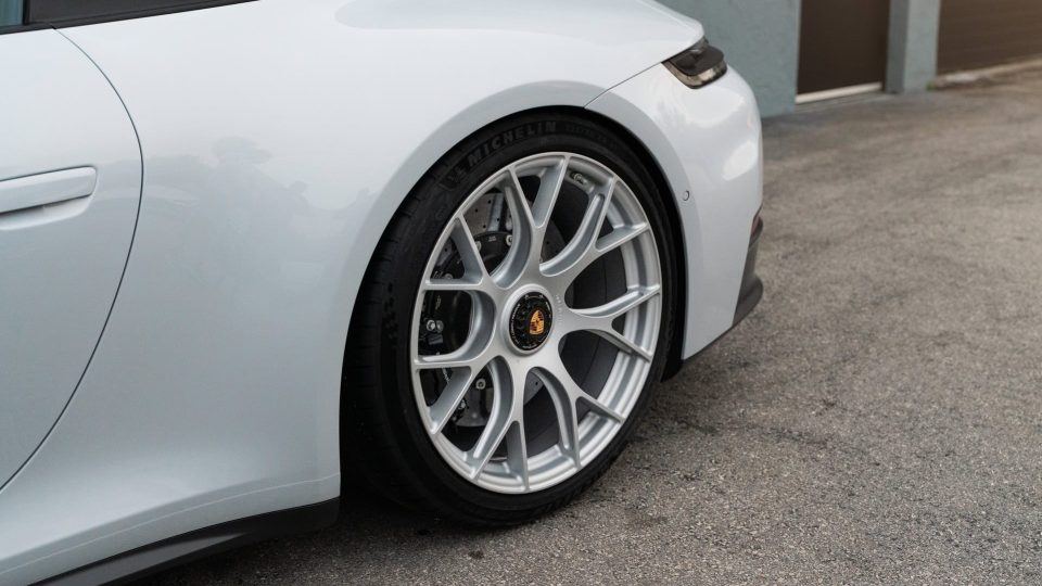 Porsche 992.2 GTS | Carerra White | on iPE 520M Magnesium Wheels | Satin Silver