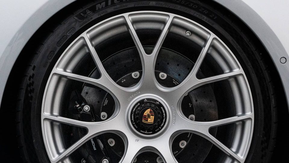 Porsche 992.2 GTS | Carerra White | on iPE 520M Magnesium Wheels | Satin Silver
