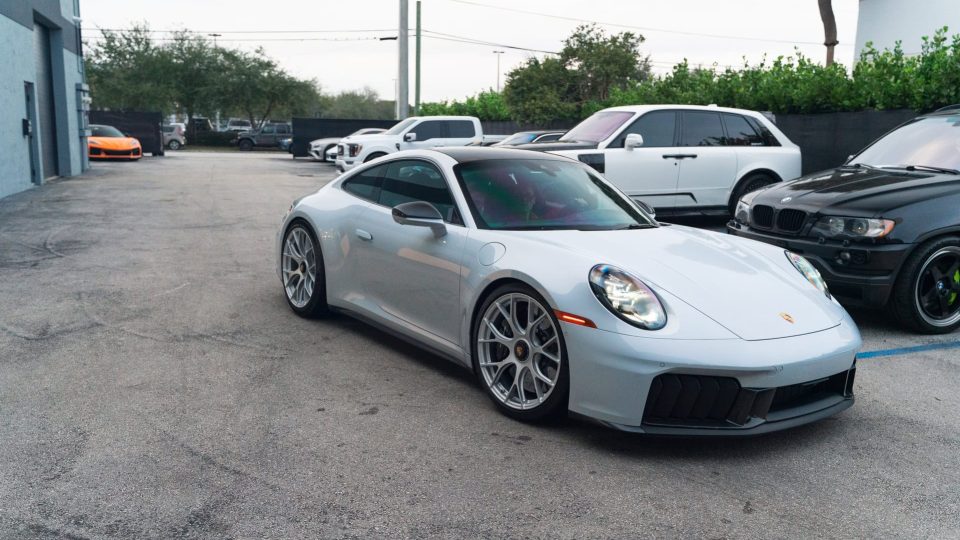 Porsche 992.2 GTS | Carerra White | on iPE 520M Magnesium Wheels | Satin Silver